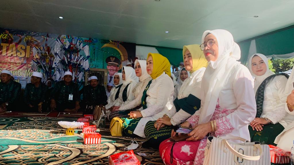 pesta adat 1