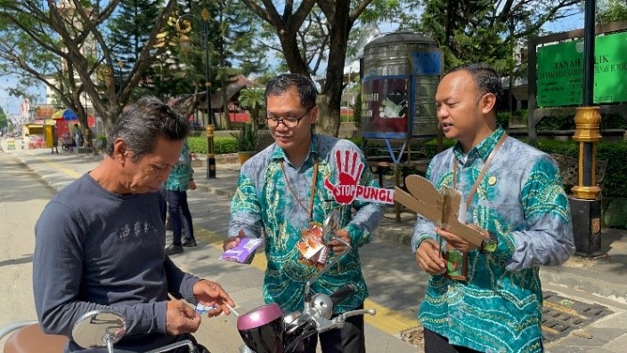 public campaign 3